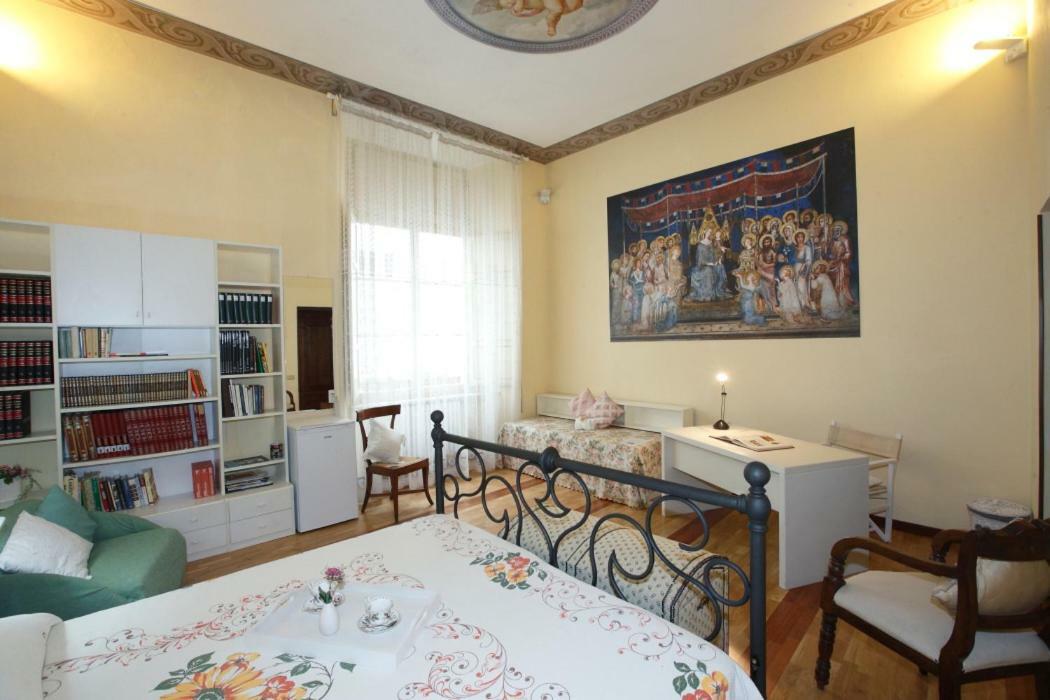 Residenza D'Epoca Montanini Bed & Breakfast Siena Dış mekan fotoğraf