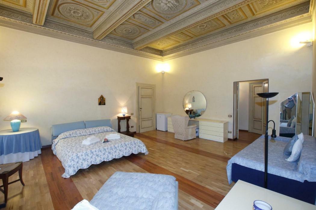 Residenza D'Epoca Montanini Bed & Breakfast Siena Dış mekan fotoğraf