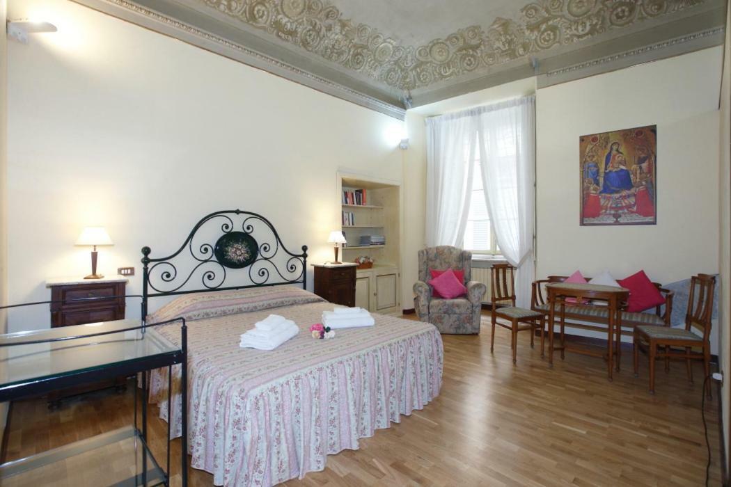 Residenza D'Epoca Montanini Bed & Breakfast Siena Dış mekan fotoğraf